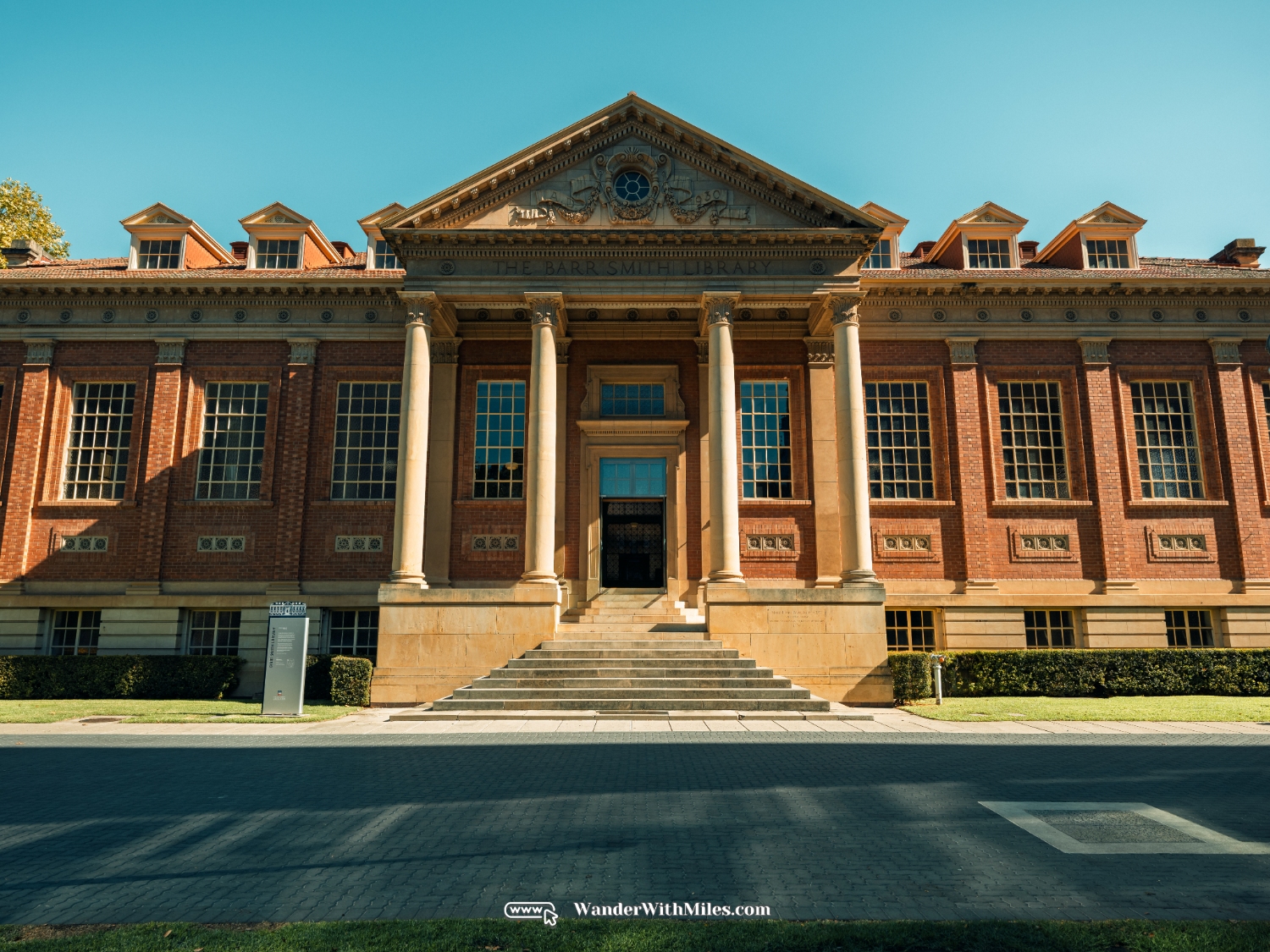 巴尔史密斯图书馆